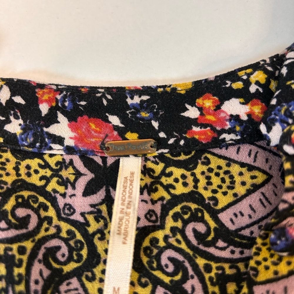 FREE PEOPLE Wildflower Fields Henley Tunic Top V-neck button Women’s Size Medium - Picture 7 of 13